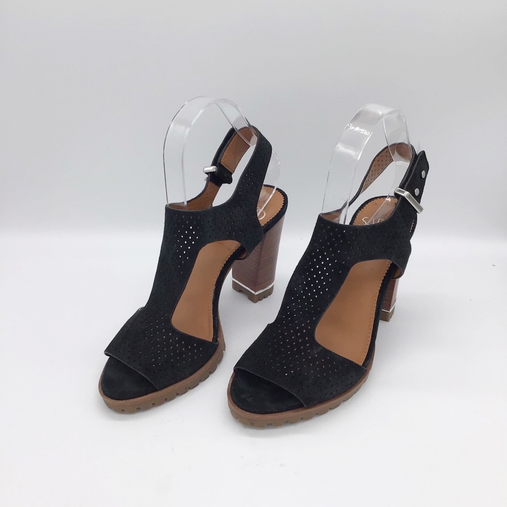 NWOT Sarto Franco Sarto leather sandal. Black New
